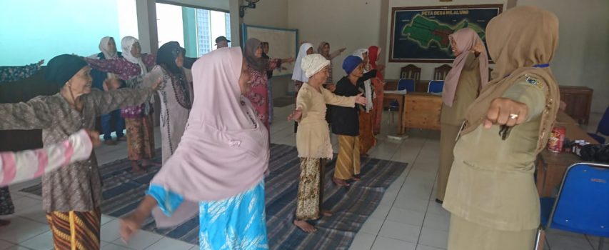 Senam Lansia di Desa Wilalung