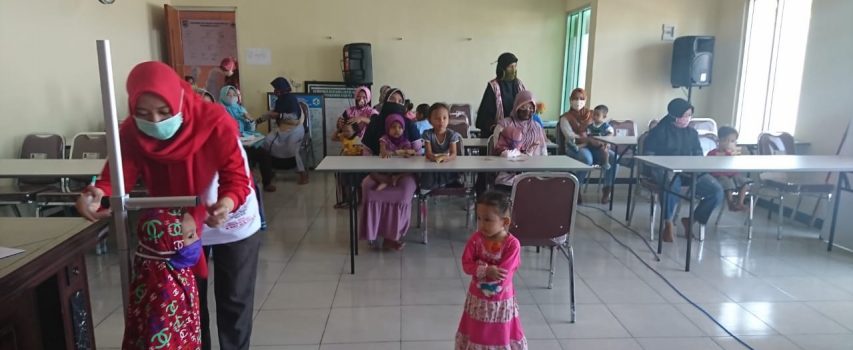 Kegiatan pemberian Pemberian Makanan Tambahan (PMT) 90 hari pada Balita Stunting