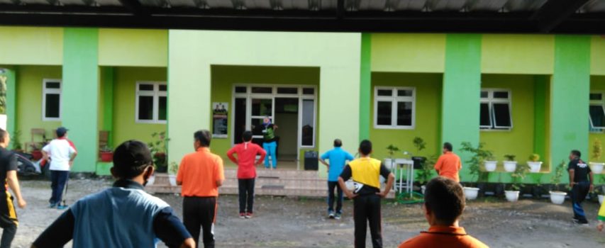 Senam Rutin di Halaman UPTD Dikbud Kec. Gajah