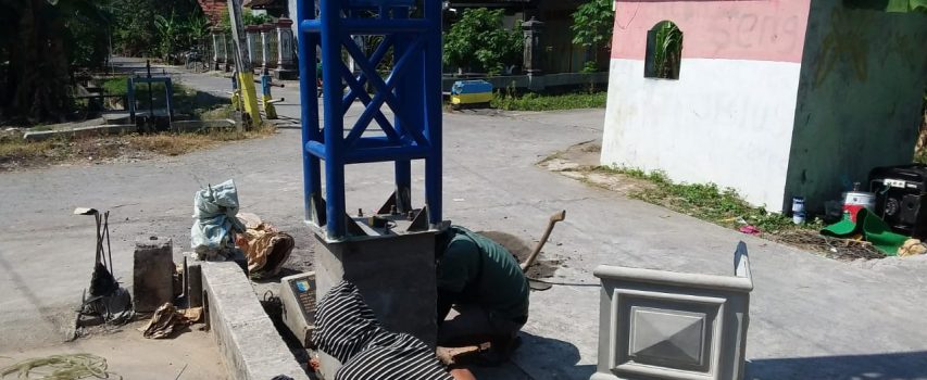 Progress Pembuatan Gapura Kampung KB RW.01 Desa Mojosimo