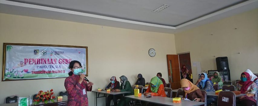 Pembinaan SDIDTK kepada guru Paud dan TK di aula Puskesmas Gajah II